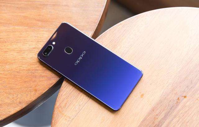 荣耀play和OPPO R15哪个好